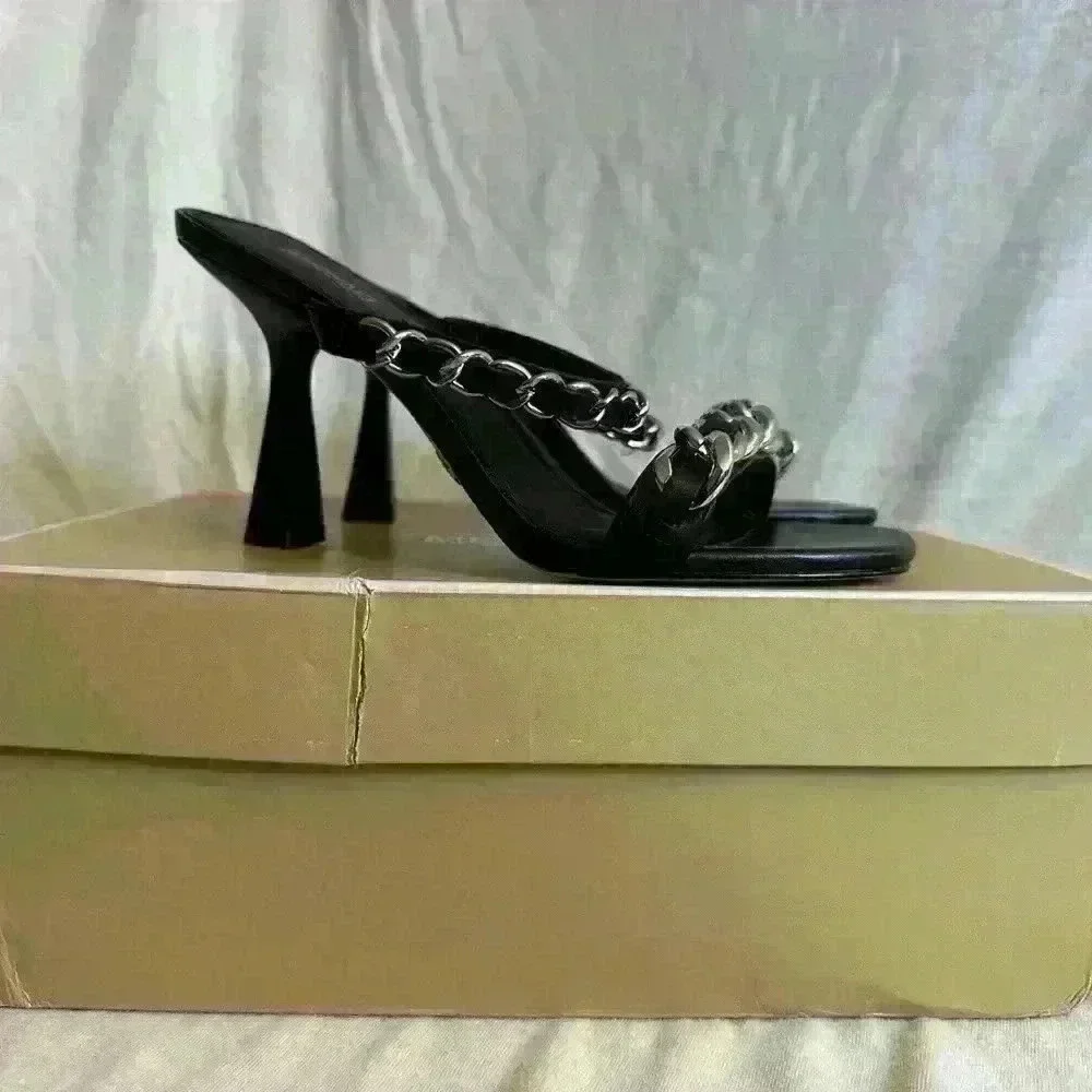 Brand New Michael Kors Black Heels size 6M